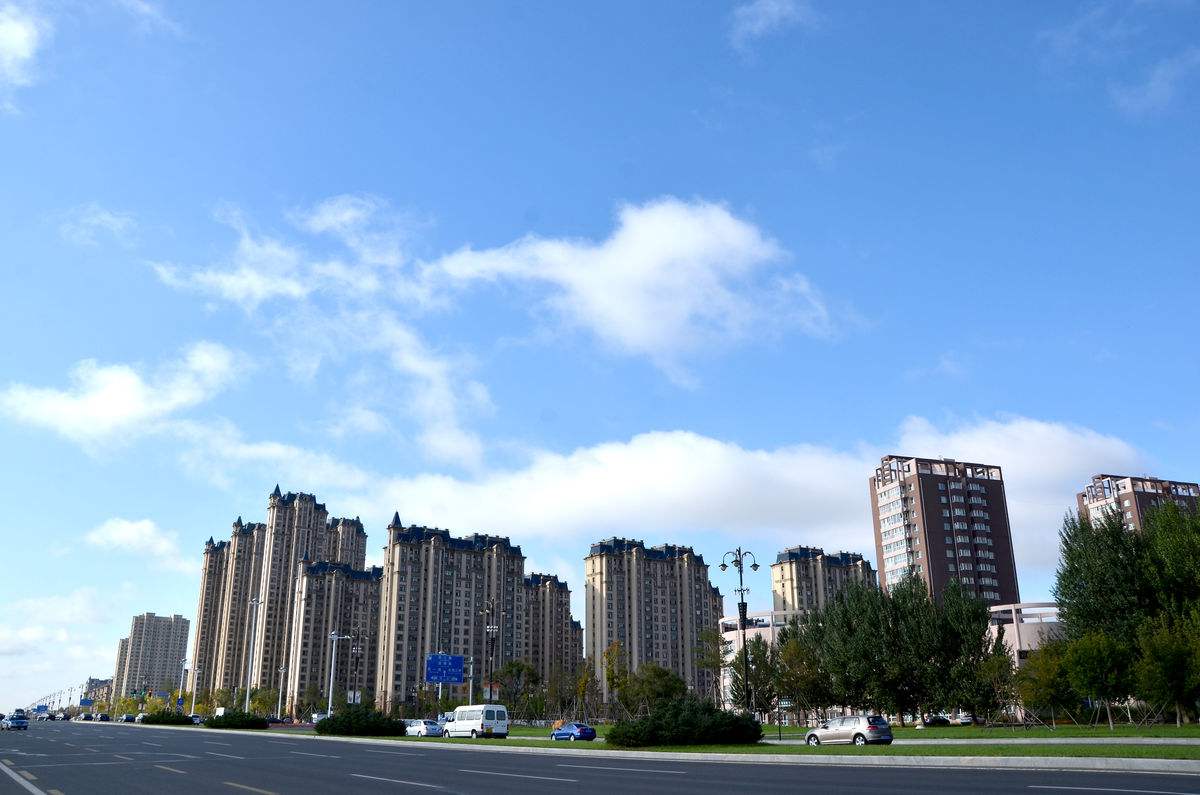 中國居民購房杠桿率7個季度連降 放開除個別超大城市外的落戶限制